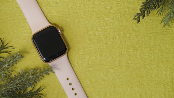 次世代Apple Watch SE 3がプラスチック製に？2024年登場予測と競合製品への影響